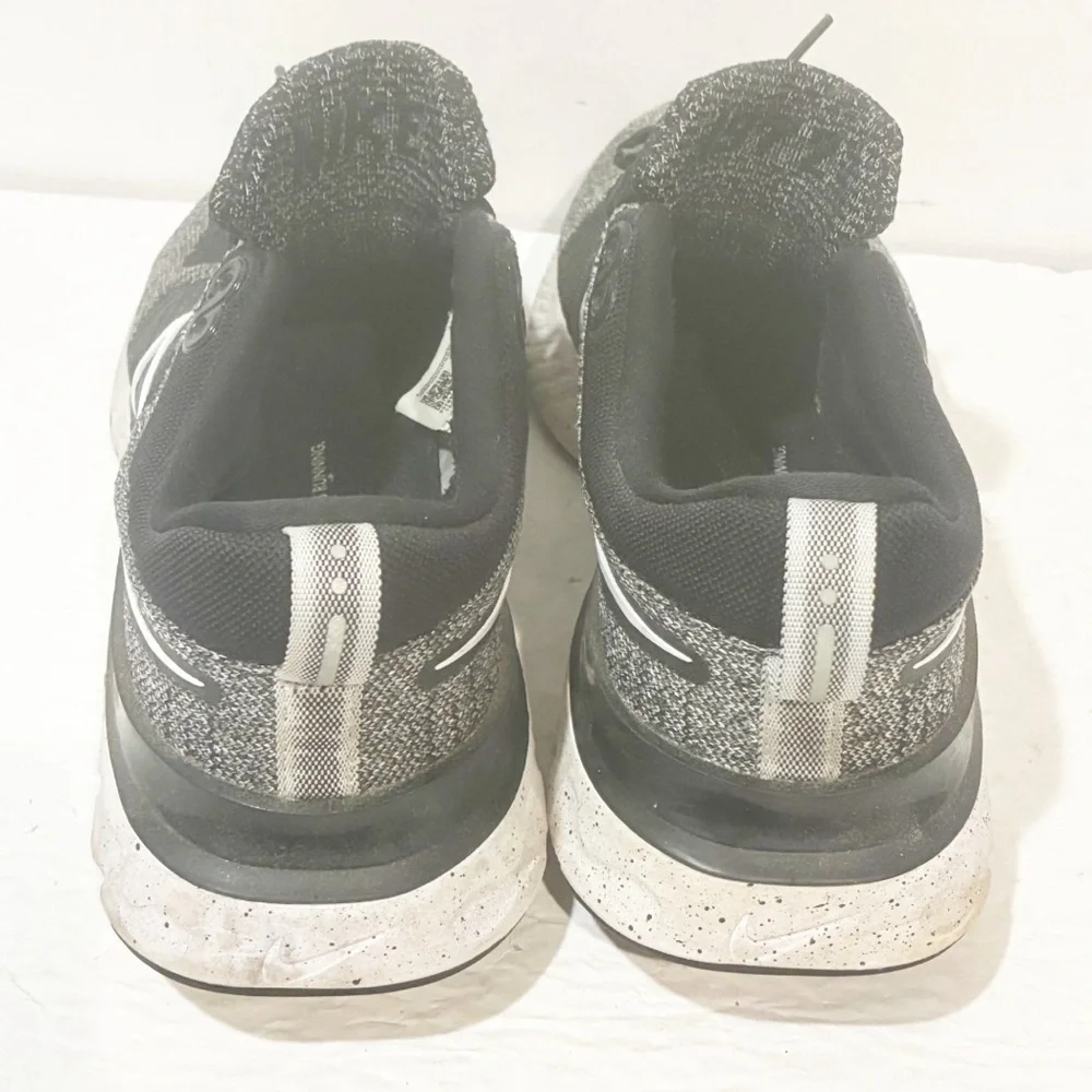 Nike Men’s‎ 9.5 React Infinity Run Flyknit 2 Oreo White Black Low Top Sneaker